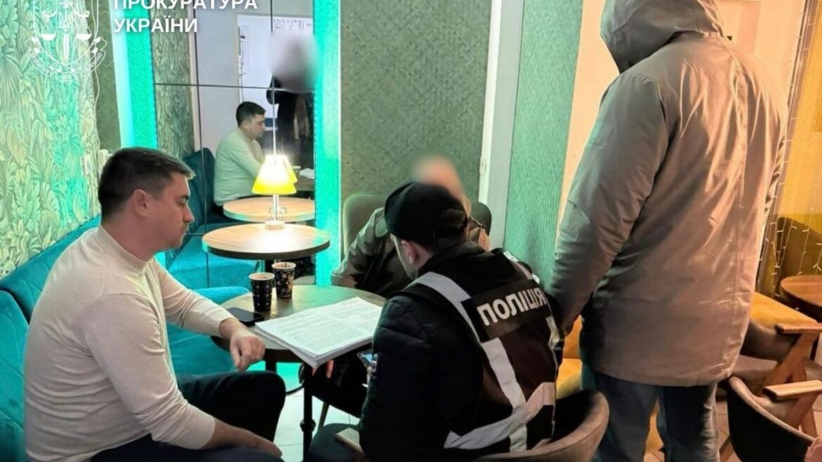 $85 000 за неіснуючу лазерну зброю проти дронів: шахраї з Києва ошукали американського волонтера