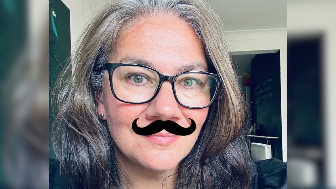 Жінки помітили, що трафік у LinkedIn зростає, якщо вони прикидаються чоловіками. Щоб перевірити свою теорію, провели експеримент