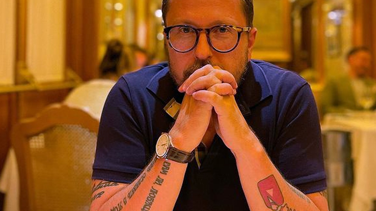 Анатолий Шарий