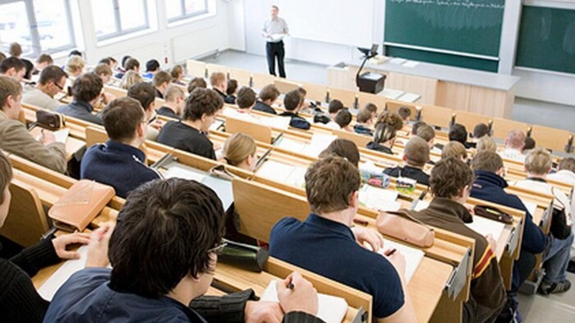 У 2025 році кількість ІТ-вступників зменшилася на 7%. Лише 5 спеціальностей демонструють приріст першокурсників