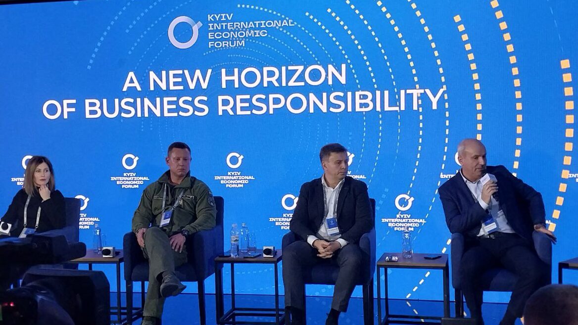 Тарас Кицмей: «Море інвесторів зараз їдуть у Дубай, і інвестують не в нафту, а, по суті — «у пісок». Тому що створені класні умови». Співзасновник Softserve розповів, що Україна має запропонувати інвесторам