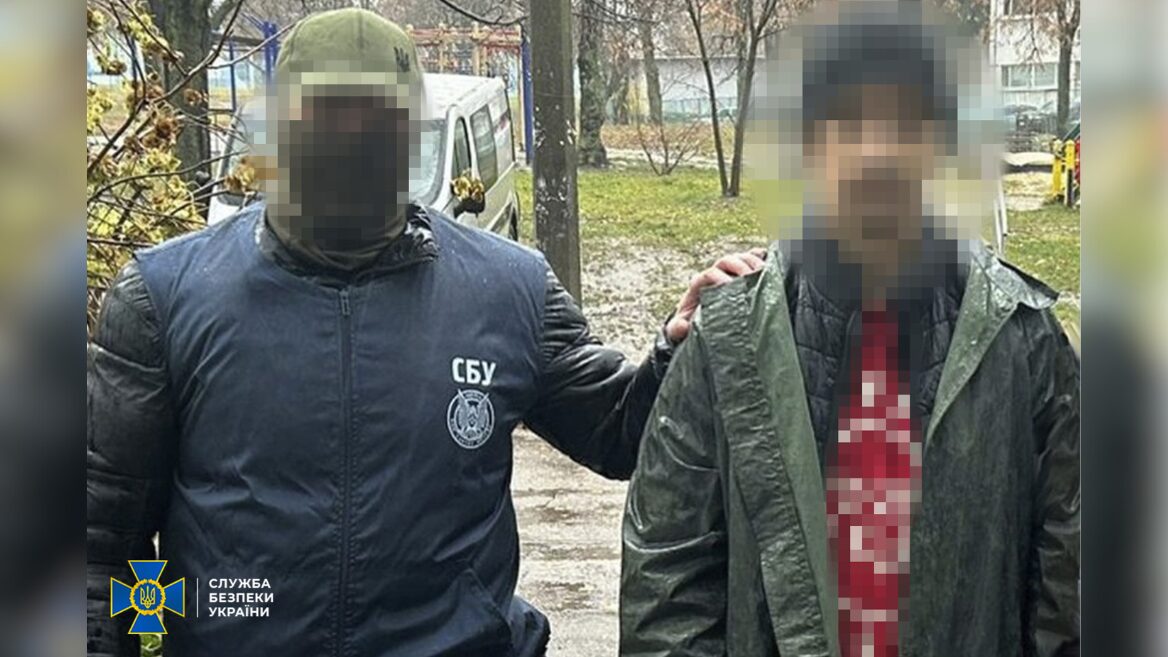 На Харківщині затримали айтівця-зрадника, який став агентом гру рф. Він вже має одну судимість за співпрацю з ворогом