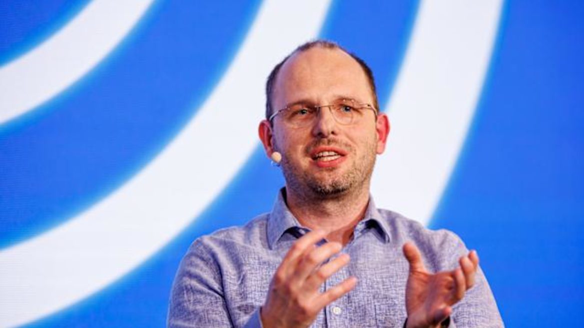 CEO GitHub вважає, що в епоху ШІ-кодингу молодші програмісти мають велику цінність для технологічних компаній і ось чому